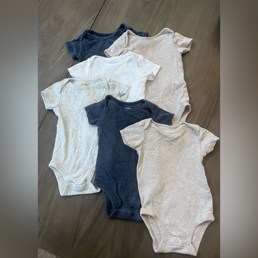 Simple Joys by Carter 6 onsies size 0-3 months